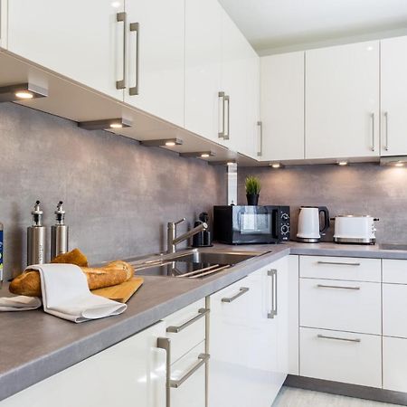 Apartment Eastside Mit 3 Zimmern Fur Bis Zu 5 Personen Mit Balkon Friedrichshafen Exteriör bild