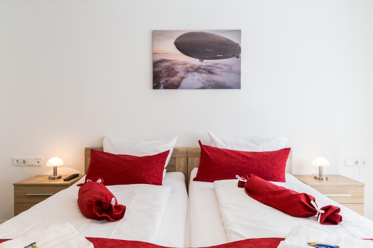 Apartment Eastside Mit 3 Zimmern Fur Bis Zu 5 Personen Mit Balkon Friedrichshafen Exteriör bild