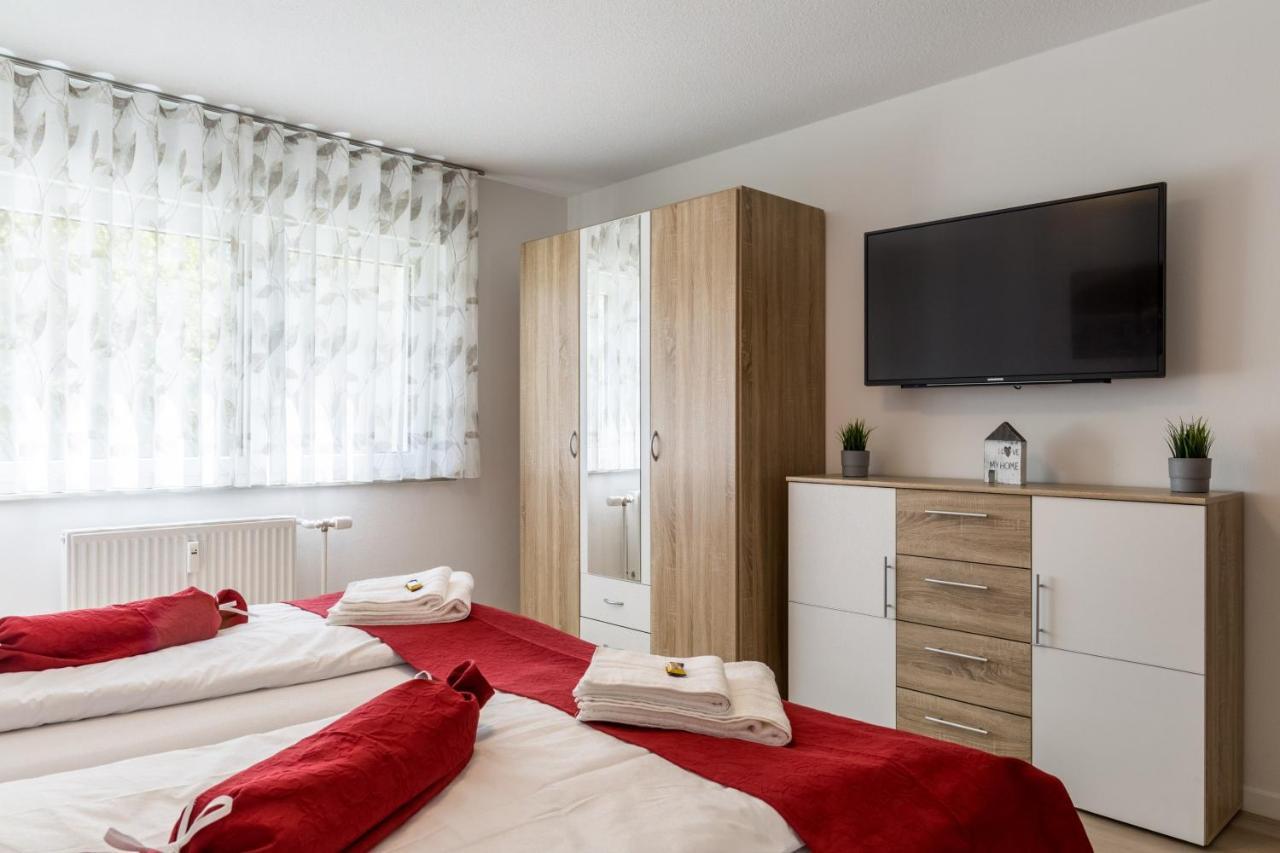 Apartment Eastside Mit 3 Zimmern Fur Bis Zu 5 Personen Mit Balkon Friedrichshafen Exteriör bild