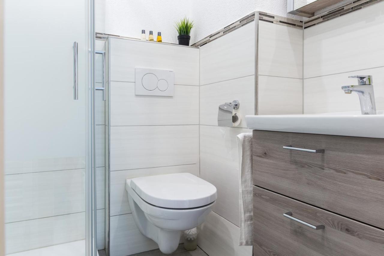 Apartment Eastside Mit 3 Zimmern Fur Bis Zu 5 Personen Mit Balkon Friedrichshafen Exteriör bild