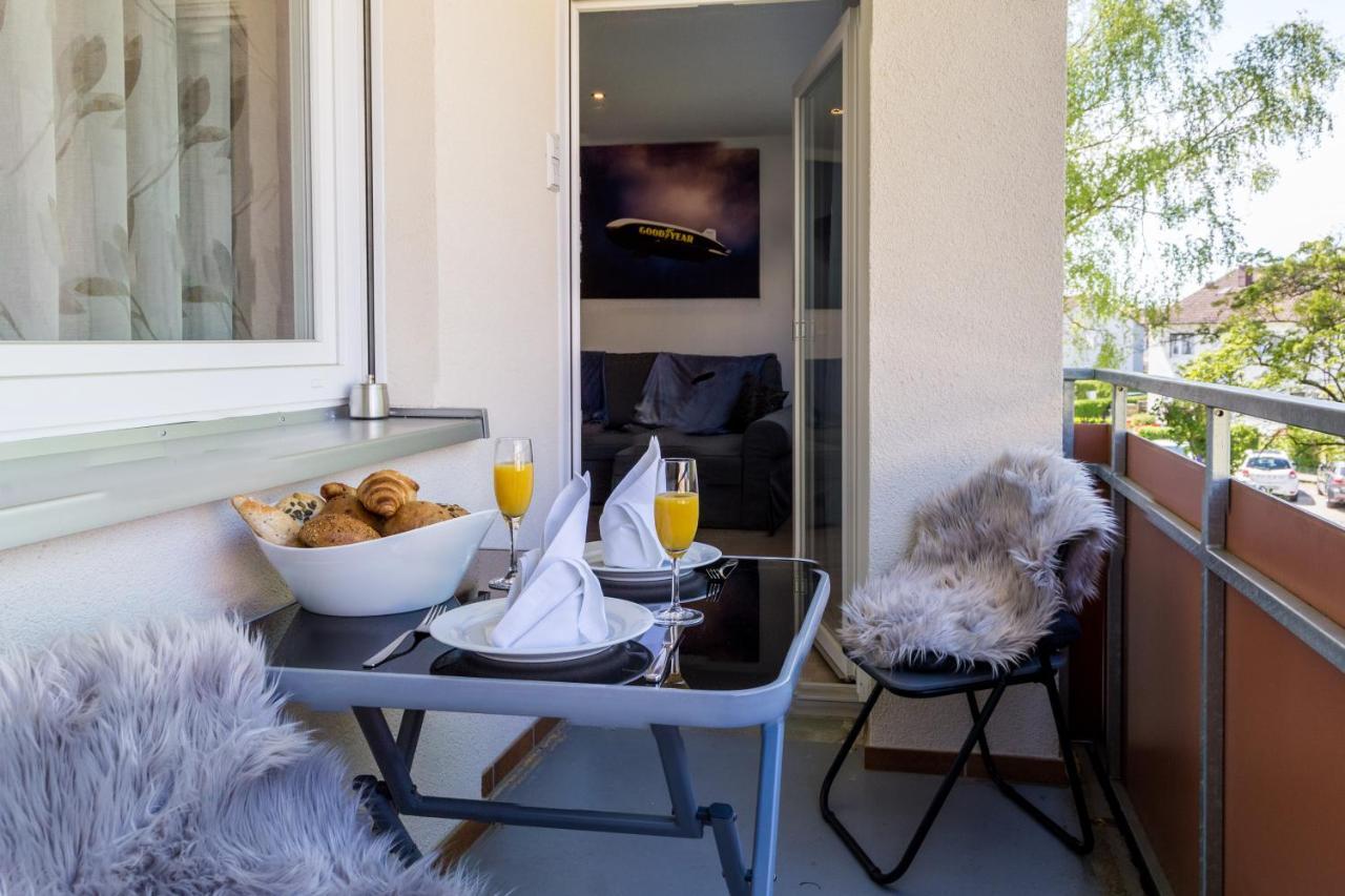 Apartment Eastside Mit 3 Zimmern Fur Bis Zu 5 Personen Mit Balkon Friedrichshafen Exteriör bild